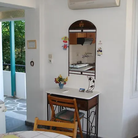 Meltemi Aparthotel Batsi (Andros)