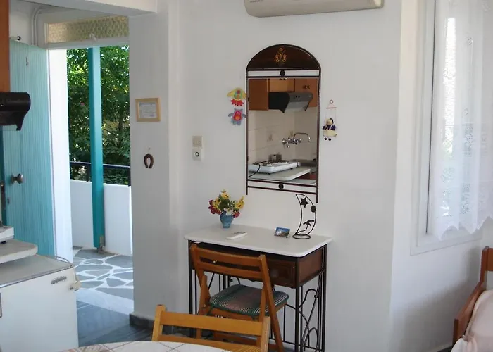 Meltemi Aparthotel Batsi